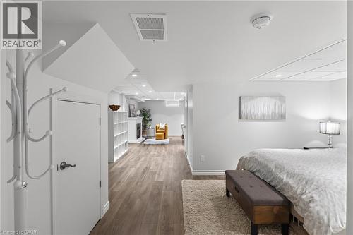 21 Summerberry Way, Hamilton, ON - Indoor Photo Showing Bedroom