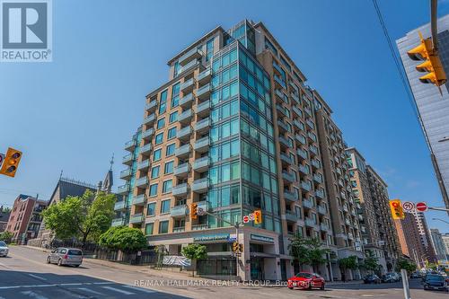 517 - 238 BESSERER STREET  Ottawa, ON K1N 6B1