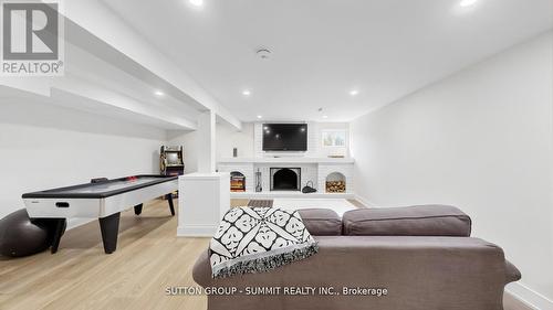 2427 Ravensthorpe Crescent, Mississauga, ON 