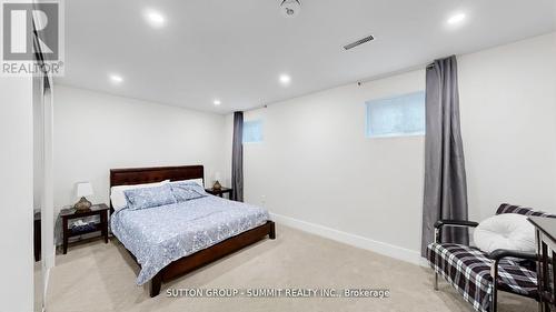 2427 Ravensthorpe Crescent, Mississauga, ON 