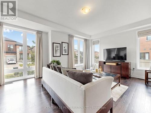 91 Badgerow Way, Aurora, ON 