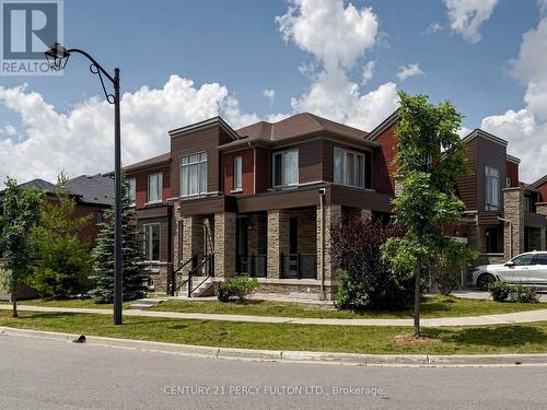 91 Badgerow Way, Aurora, ON 