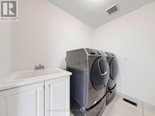 91 Badgerow Way, Aurora, ON 