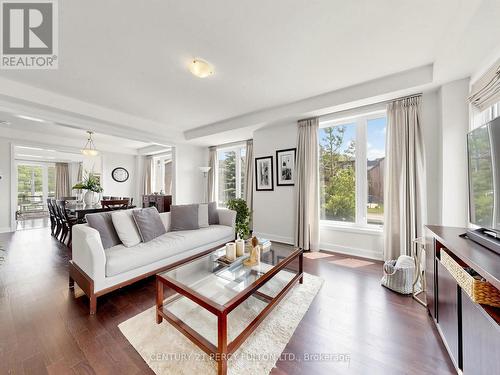 91 Badgerow Way, Aurora, ON 