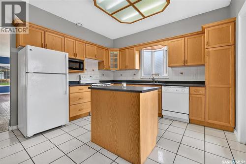 206 2Nd, Hague, SK 