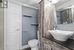 Main flr powder room - 