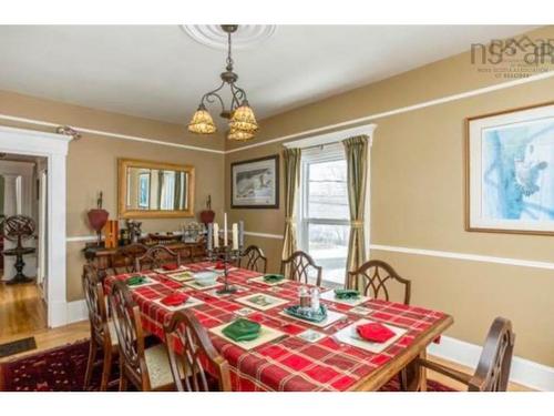 10352 1 Highway, Paradise, NS 