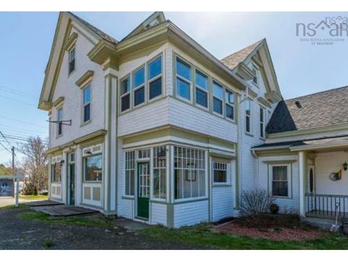 10352 1 Highway, Paradise, NS 