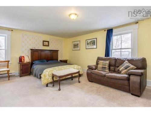 10352 1 Highway, Paradise, NS 