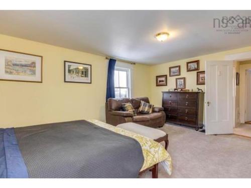 10352 1 Highway, Paradise, NS 