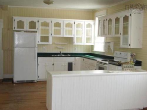 10352 1 Highway, Paradise, NS 