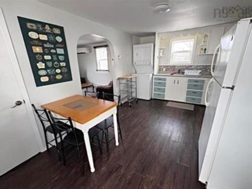 10352 1 Highway, Paradise, NS 