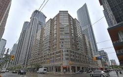 1113-711 Bay Street Toronto, ON M5G 2J8