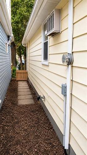 20 Essex Ave, Winnipeg, MB 