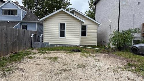 20 Essex Ave, Winnipeg, MB 