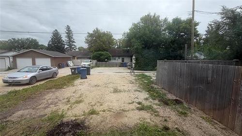 20 Essex Ave, Winnipeg, MB 