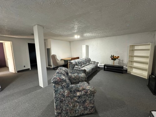 Salle familiale - 412 Av. Laliberté, Rouyn-Noranda, QC 