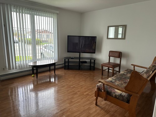 Salon - 412 Av. Laliberté, Rouyn-Noranda, QC 