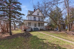331 Boul. D'Youville  Châteauguay, QC J6J 4S4