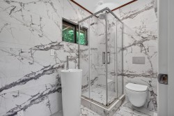 Salle de bains attenante à la CCP - 
