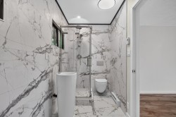 Salle de bains attenante à la CCP - 
