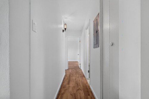 Corridor - 4-280 Rue De Grenoble, Sainte-Adèle, QC 