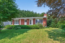 1591 Rue Bellerive  Saint-Jean-Sur-Richelieu, QC J2X 2X9