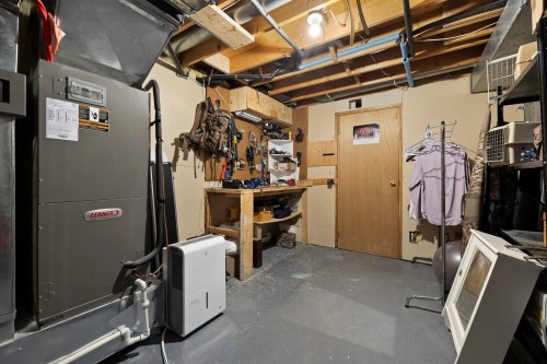 Rangement - 28 Rue Pasteur, Notre-Dame-De-L'Île-Perrot, QC 