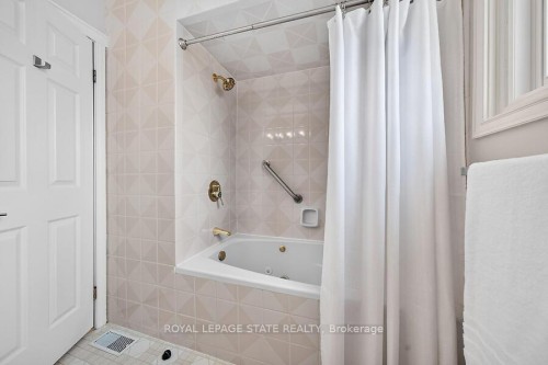 7 Elizabeth Court, Hamilton, ON 