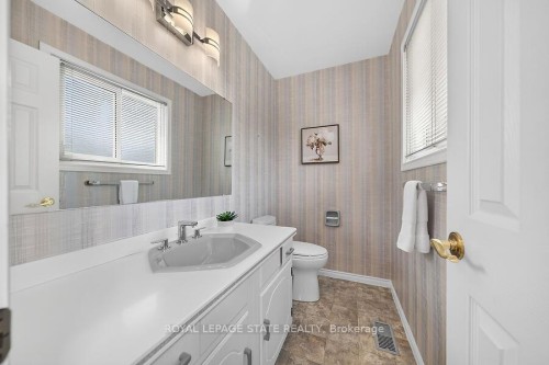 7 Elizabeth Court, Hamilton, ON 