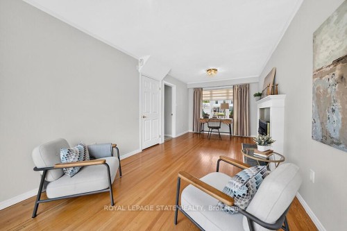7 Elizabeth Court, Hamilton, ON - Indoor