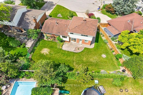 7 Elizabeth Court, Hamilton, ON - Outdoor