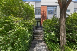 583 Rue de la Montagne Montréal (Ville-Marie), QC H3C 0B2