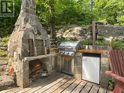 Outdoor kitchen area - 