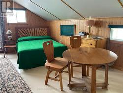 Guest accommodation above boathouse - 