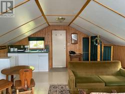 Guest accommodation breakfast nook - 
