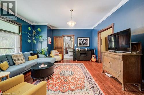 6 Tweed Street, Waterloo, ON - Indoor Photo Showing Living Room