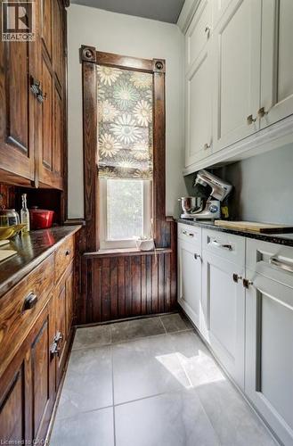 6 Tweed Street, Waterloo, ON - Indoor Photo Showing Kitchen