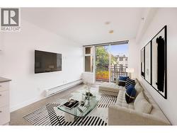 305 231 E PENDER STREET  Vancouver, BC V6A 1T8