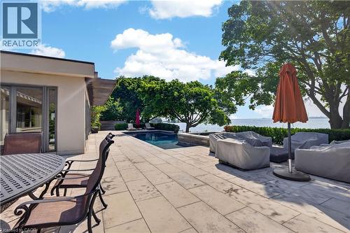 90 Oaklands Park Court, Burlington, ON - Outdoor