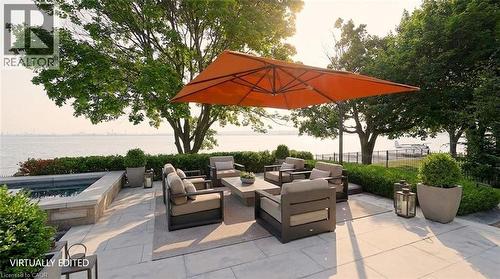 90 Oaklands Park Court, Burlington, ON - Outdoor