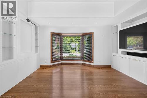 90 Oaklands Park Court, Burlington, ON - Indoor Photo Showing Other Room
