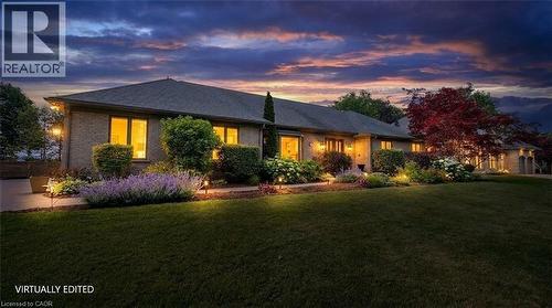 90 Oaklands Park Court, Burlington, ON - Outdoor
