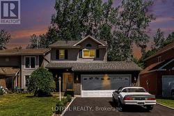 52 FAIR OAKS CRESCENT  Ottawa, ON K2G 4W5