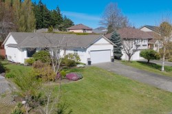 2188 Cardinal Pl Comox, BC V9M 3G2