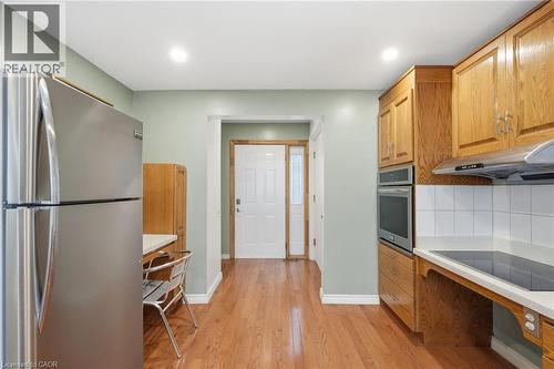 35 Chatham Street, Hamilton, ON - Indoor Photo Showing Kitchen