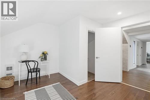 35 Chatham Street, Hamilton, ON - Indoor Photo Showing Other Room