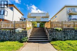 238 W 4TH STREET  North Vancouver, BC V7M 1H7