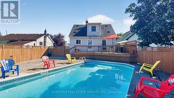 Stunning Swimming Pool - 