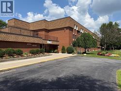 6563 THORNBERRY Windsor, ON N8T 3A6